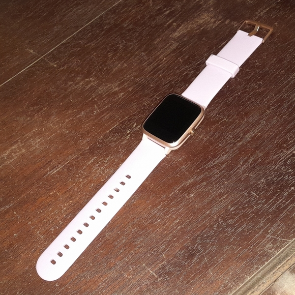 Smart Watch IP68 - Picture 2 of 3